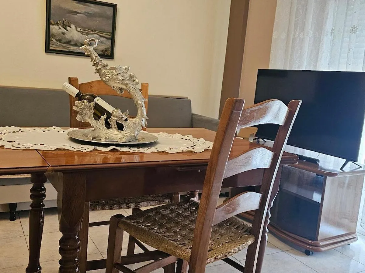 Pina'S Seaside Apartment Durrës