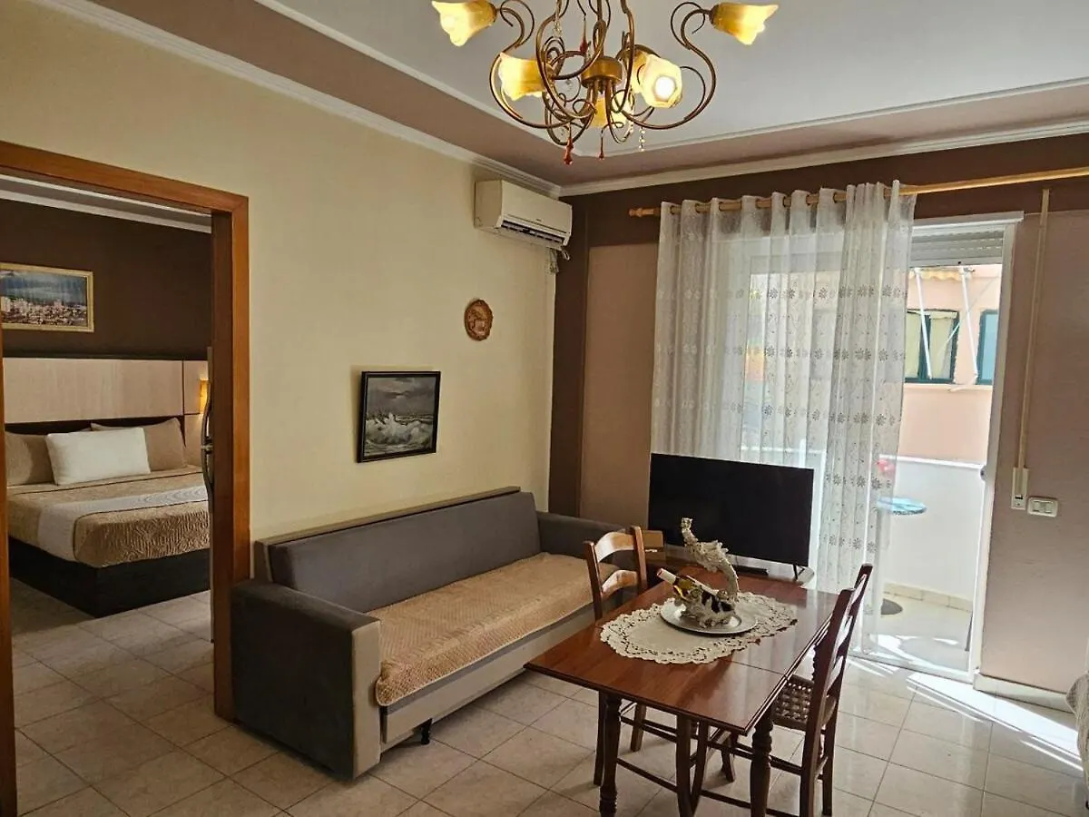 Pina'S Seaside Apartment Durrës Albania